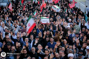 تشییع پیکر 2 شهید حادثه بلوار وکیل&zwnj;آباد مشهد در حرم مطهر رضوی