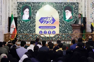 تشرف دانشجویان ممتاز علمی دانشگاه‌های سراسر کشور به حرم مطهر رضوی