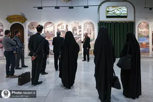 بازدید خادمان استاد دانشگاه از نمایشگاه رواق خدمت حرم مطهر رضوی
