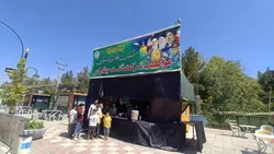 برپایی موکب قند چناران برای پذیرایی از زائران امام رضا (ع)