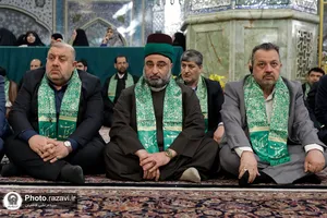 آیین تعویض پرچم گنبد منور رضوی در روز میلاد امام رضا(علیه&zwnj;السلام)