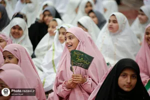ضیافت افطاری 2000 دانش آموزان دختر مشهدی