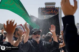 گلاب پاشی و عطر افشانی حرم مطهر رضوی