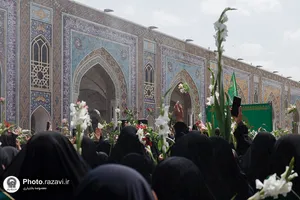 گلباران حرم مطهر رضوی در روز میلاد حضرت معصومه سلام الله علیها