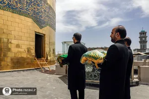 متبرک کردن پرچم کاروان&zwnj;های زیرسایه خورشید در آستانه دهه کرامت