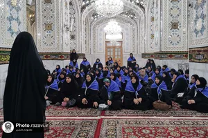 تشرف بانوان ایرانی الاصل مقیم عراق به حرم مطهر رضوی