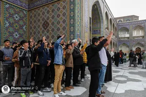 تشرف کاروان نوجوانان زیارت اولی به حرم مطهر رضوی