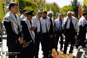 غبارروبی گلزار شهدای مدفون در بهشت رضا علیه&zwnj;السلام