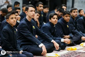 دیدار صمیمی خادمیاران مکبر نوجوان با مدیر عالی حرم مطهر رضوی