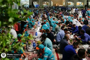 حضور پاکبانان شهرداری مشهد در سفره افطاری حرم مطهر رضوی