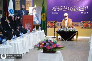 نشست صمیمی نویسندگان با تولیت آستان قدس رضوی