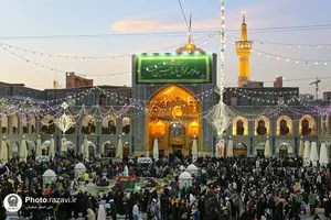 حال و هوای حرم مطهر رضوی در شب ولادت امام حسین(علیه&zwnj;السلام)