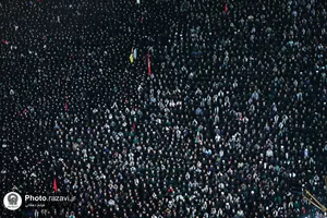 اقامه نماز بر پیکر مطهر رهبر شهید انقلاب در حرم مطهر رضوی