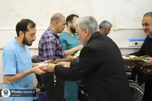 حضور خدام حرم مطهر رضوی در آسایشگاه جانبازان