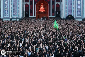 چهارپایه خوانی شهادت امام رضا علیه&zwnj;السلام در حرم مطهر رضوی