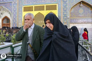 تشرف جمعی از مادران و همسران شهدا به حرم مطهر رضوی