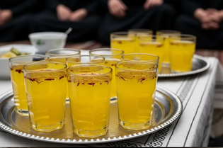 ۳۵۰۰ عزادار آیین جاماندگان اربعین مهمان موکب رضوی سپیدان شدند