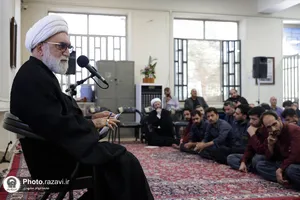 بازدید تولیت آستان قدس رضوی از روند بافت فرش&zwnj;های رواق امیرالمؤمنین علیه&zwnj;السلام

