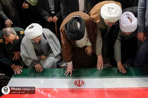 مراسم وداع با پیکر شهید نیلفروشان در حرم مطهر رضوی