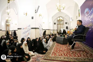 اعتکاف دختران نوجوان در حرم مطهر رضوی