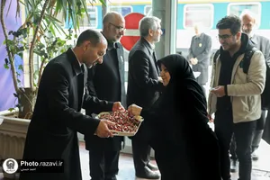 استقبال از زائرین بارگاه منور رضوی در راه&zwnj;آهن مشهد