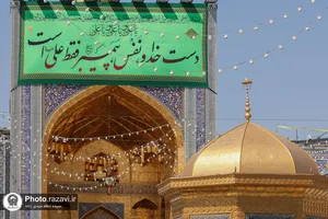 نصب کتیبه غدیریه در حرم مطهر رضوی