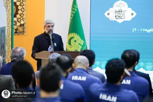 اهدای کاپ قهرمانی تیم ملی والیبال به موزه حرم مطهر رضوی