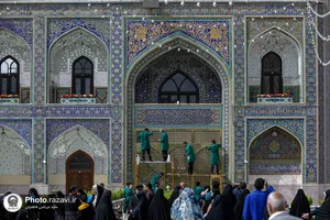 تنظیف پنجره فولاد صحن انقلاب حرم مطهر رضوی