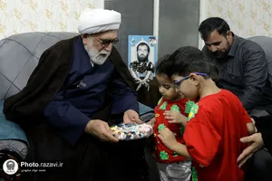 دیدار تولیت آستان قدس رضوی با دو خانواده فرزند پذیر مشهدی