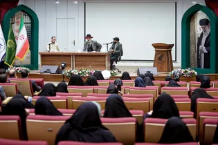 همایش «ایستاده‌ایم برای حقیقت»