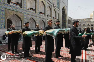 متبرک کردن پرچم کاروان&zwnj;های زیرسایه خورشید در آستانه دهه کرامت