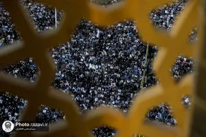 قرائت دعای پرفیض عرفه در حرم مطهر رضوی