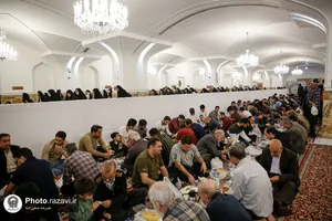 سفره اکرام ماه مبارک رمضان در حرم مطهر رضوی
