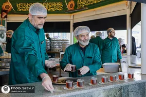 حضور جمعی از هنرمندان در چایخانه رضوی