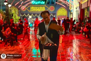 خدمت&zwnj;رسانی مواکب اطراف حرم مطهر رضوی در دهه آخر صفر -1