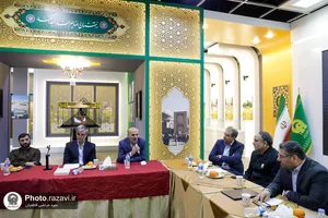 اهدای مدال طاها نعمتی به آستان قدس رضوی
