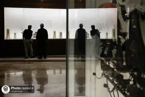 بازدید هنرمندان پیشکسوت از موزه آستان قدس رضوی