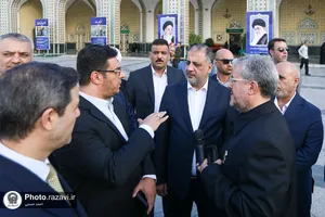 تشرف وزیر ورزش و جوانان عراق به حرم مطهر رضوی