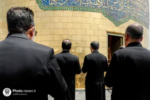 متبرک کردن پرچم کاروان&zwnj;های زیرسایه خورشید در آستانه دهه کرامت