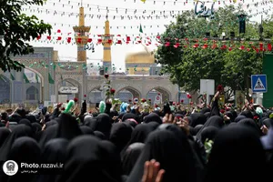 گلباران حرم مطهر رضوی در روز میلاد حضرت معصومه سلام الله علیها