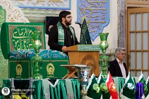 آیین تعویض پرچم گنبد منور رضوی در روز میلاد امام رضا(علیه&zwnj;السلام)