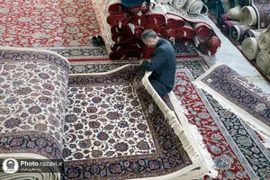 خادمان فرش حرم مطهر رضوی