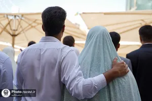 تشرف زوج&zwnj;های جوان به حرم مطهر رضوی
