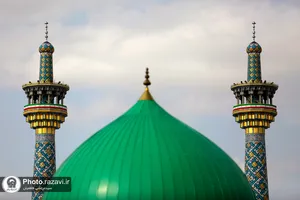 نصب پرچم ایران در حرم امام رضا(علیه&zwnj;السلام)