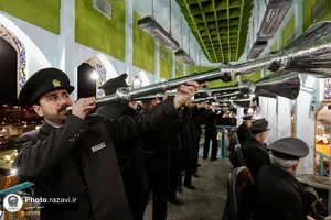 نقاره زنی در حرم مطهر رضوی به مناسبت تحویل سال 1402