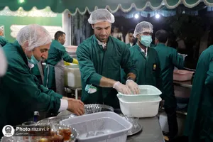 خدمت جمعی از ورزشکاران در چایخانه حضرت