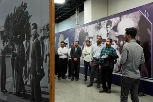 بازدید کارکنان آستان قدس رضوی از رواق خدمت