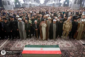 مراسم وداع با پیکر شهید نیلفروشان در حرم مطهر رضوی