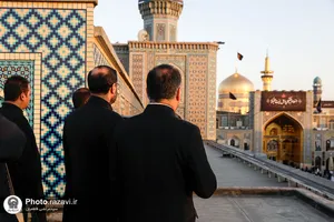آیین تعویض پرچم حرم امام رضا علیه&zwnj;السلام در آستانه ماه ربیع الاول