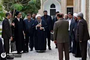 نشست صمیمی آیت الله آملی لاریجانی با طلاب مدرسه عالی فقاهت